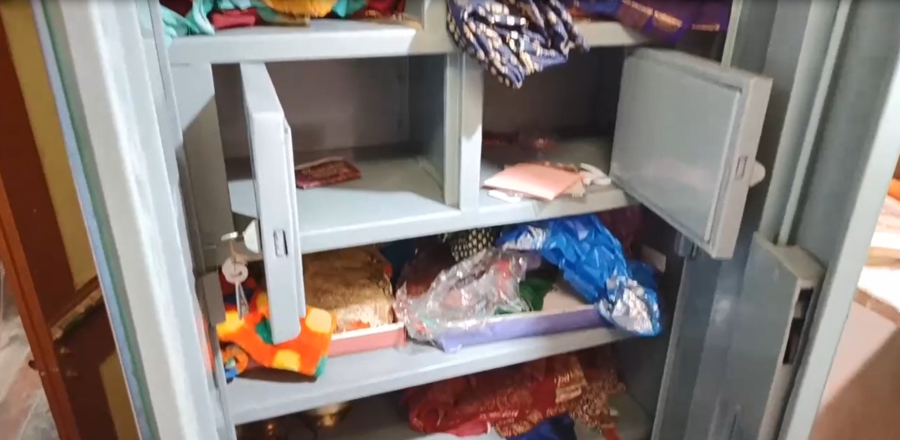 விவசாயி வீட்டில் நகை திருட்டு