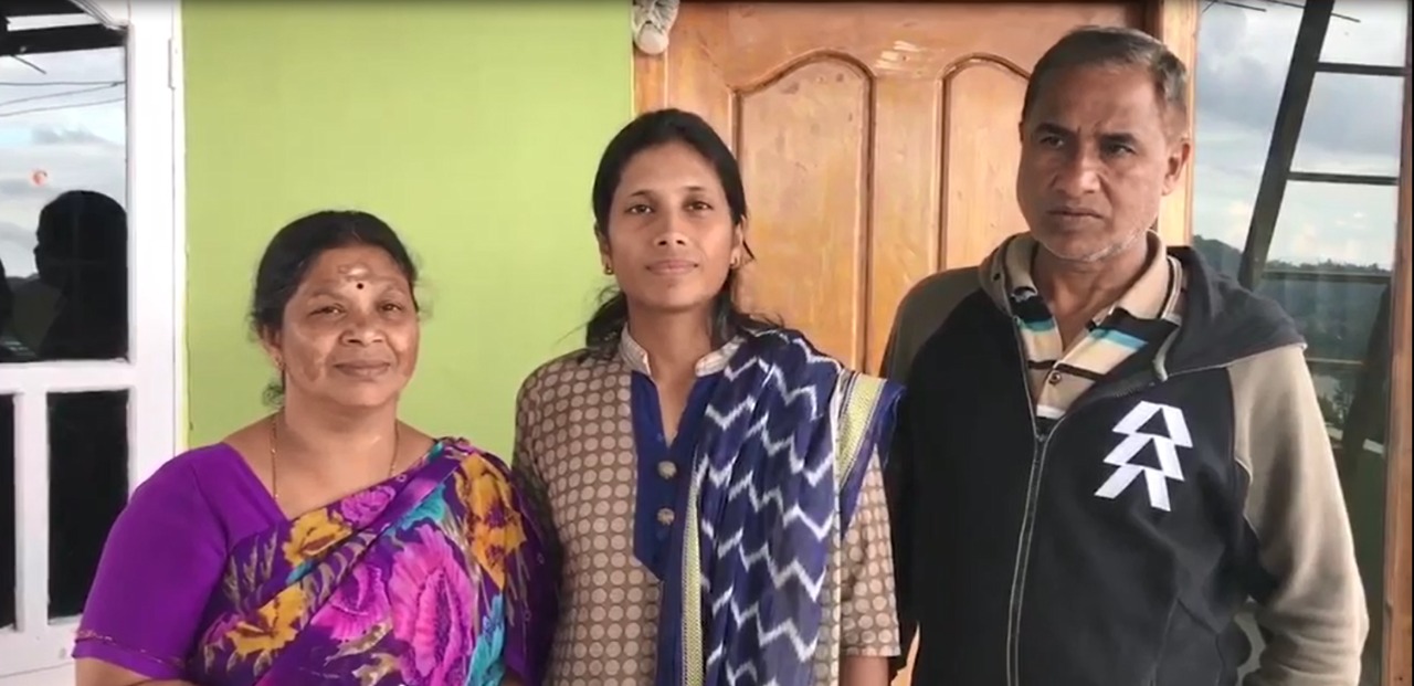 இந்திய கப்பல் படையில் இணைந்த ஊட்டி படுகர் இன பெண்ணுக்கு குவியும் பாராட்டு