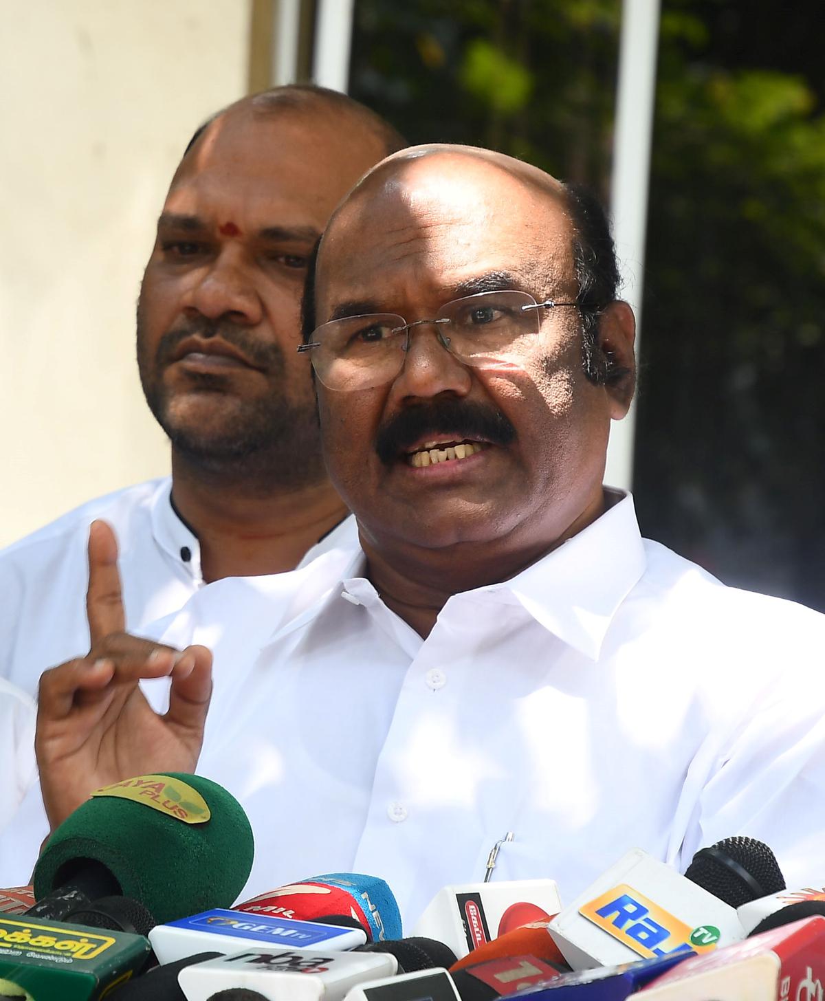 ஓபிஎஸ் பந்திக்கு முந்தி – முன்னாள் அமைச்சர் ஜெயக்குமார்