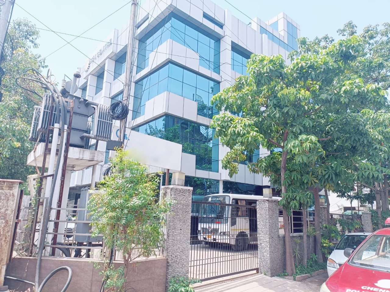 தோல் பொருட்கள் தயாரிப்பு நிறுவனத்தில் 2வது நாளாக தொடரும் ஐடி ரெய்டு