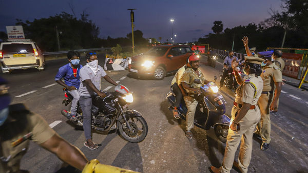 புத்தாண்டையொட்டி 450 இடங்களில் போலீஸ் சோதனைக்கு ஏற்பாடு : விதிகளை மீறினால் கடும் நடவடிக்கை
