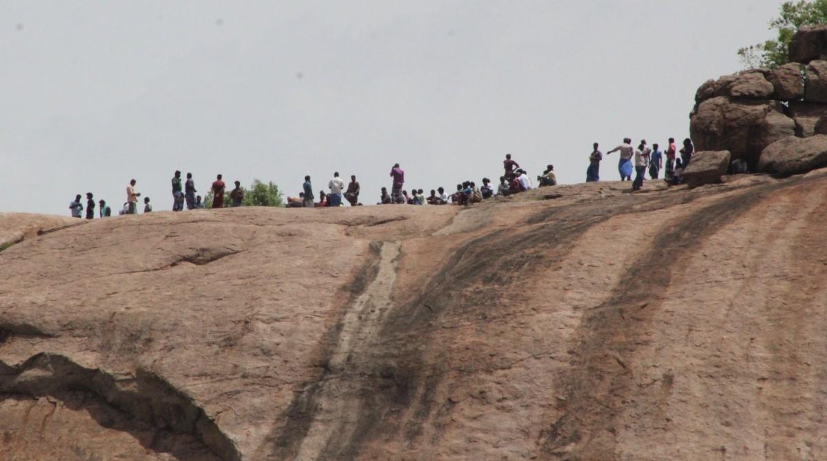 மணிப்பூர் கலவரத்திற்காக மதுரையில் மலை மீது ஆர்ப்பாட்டம்